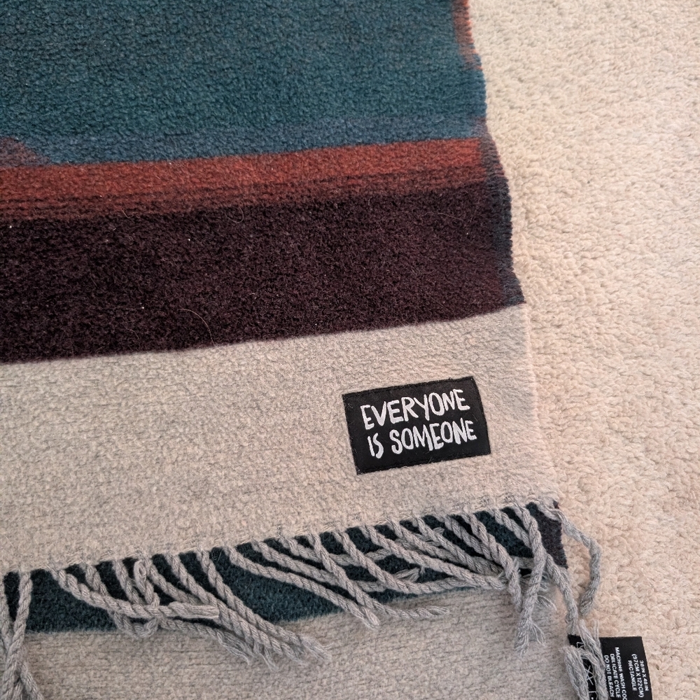 Sackcloth & Ashes Mountain Lap Blanket - Picture 4 of 5